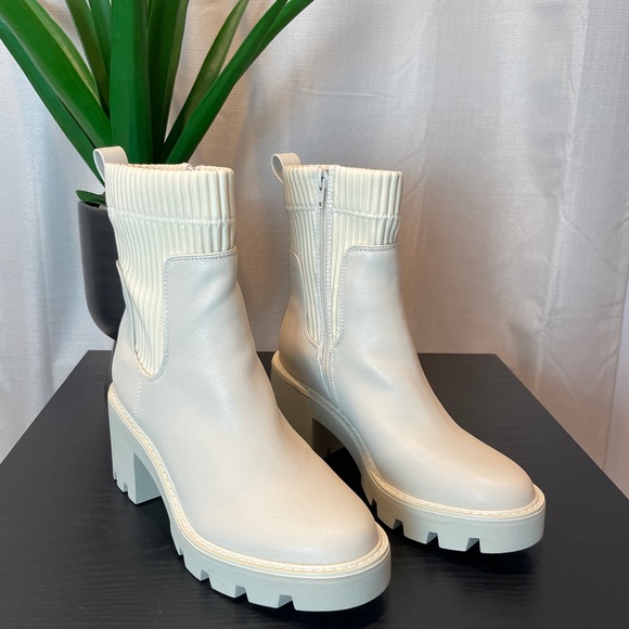 NWT Bar III Chelsea Boots size 8 - Picture 3 of 12